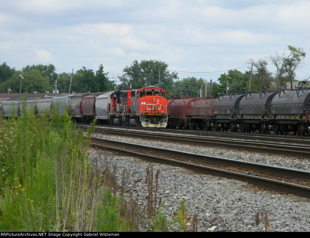 Rolling into Neenah Yard 